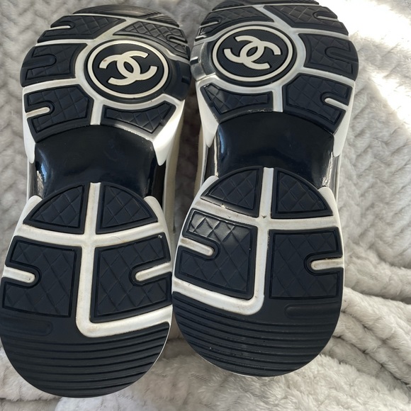 Chanel Classic Monogram Logo Trainer White/Blue 39 - Picture 6 of 10